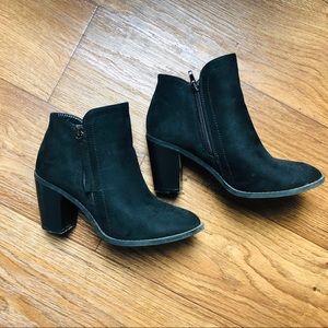 TOP Moda Black Suede Chunky Heel Bootie